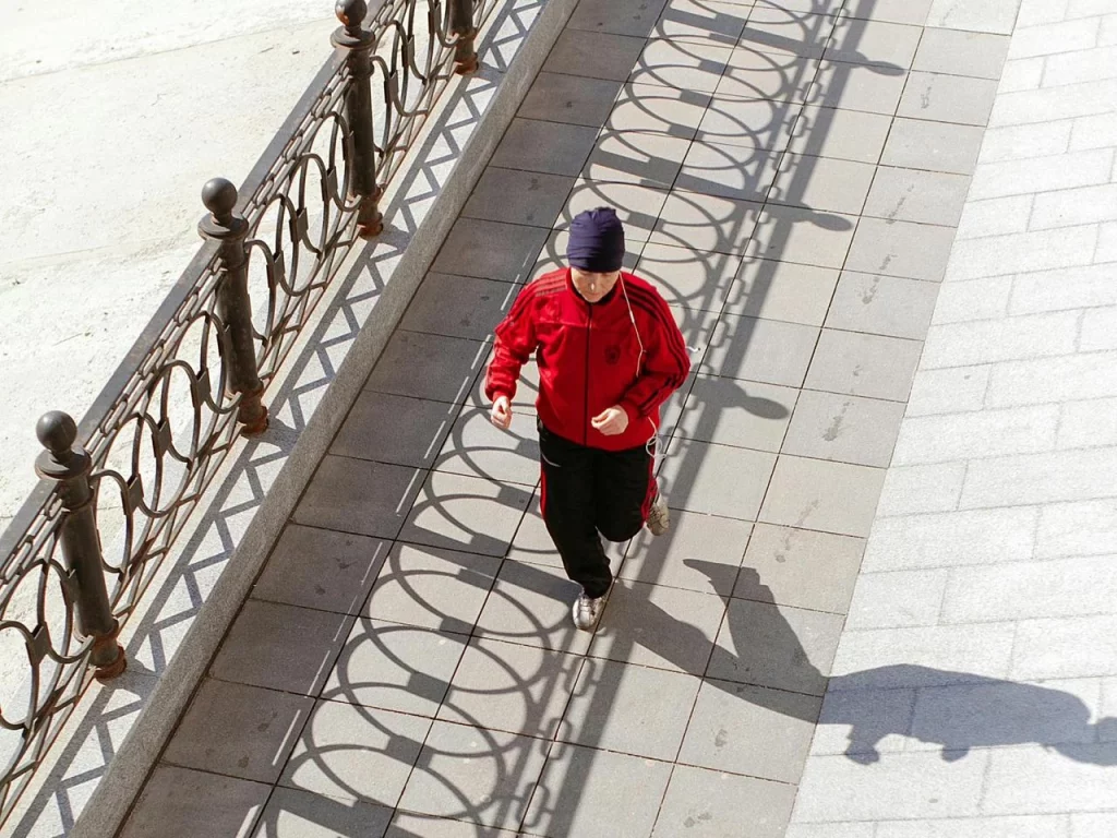 El mejor deporte para empezar desde cero: correr, nadar o bicicleta, ¿cuál elegir? 12 Moncloa El deporte más accesible es salir a correr