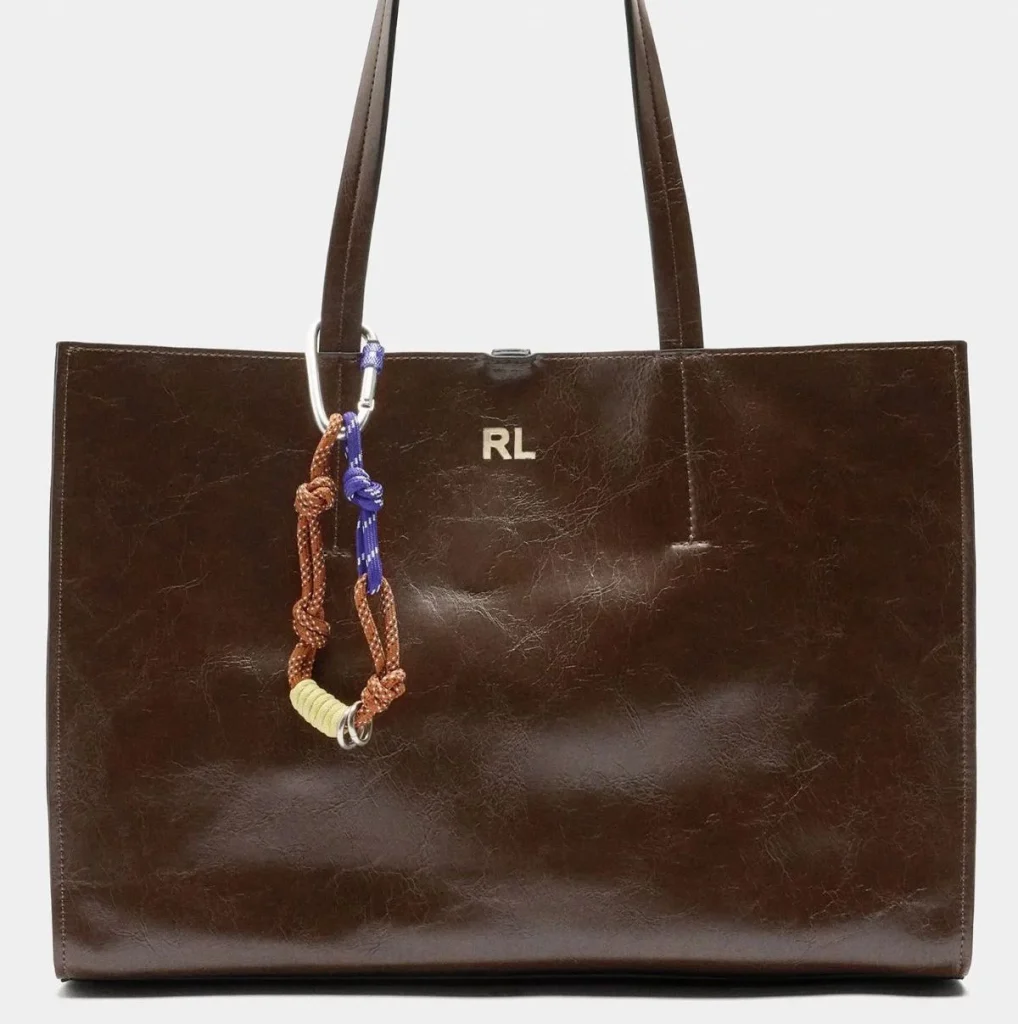 Bolso shopper con colgante de Parfois