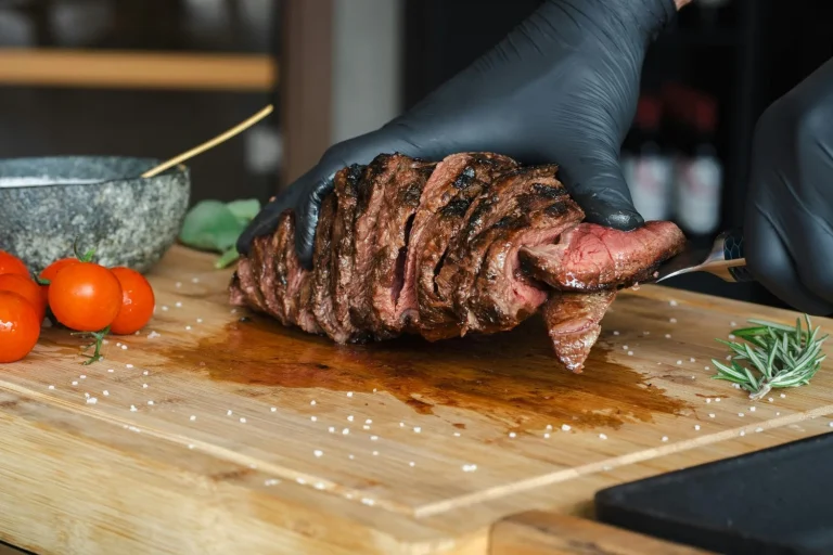 Carlos Hernández (46), chef con estrella Michelin: «La carne poco hecha es segura si sigues 3 pasos clave que protegen tu salud»