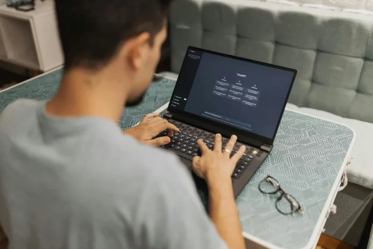 «Ahora todos quieren a ChatGPT»: Daniel Franco (32), experto en IA revela 10 herramientas que simplifican tu día en minutos