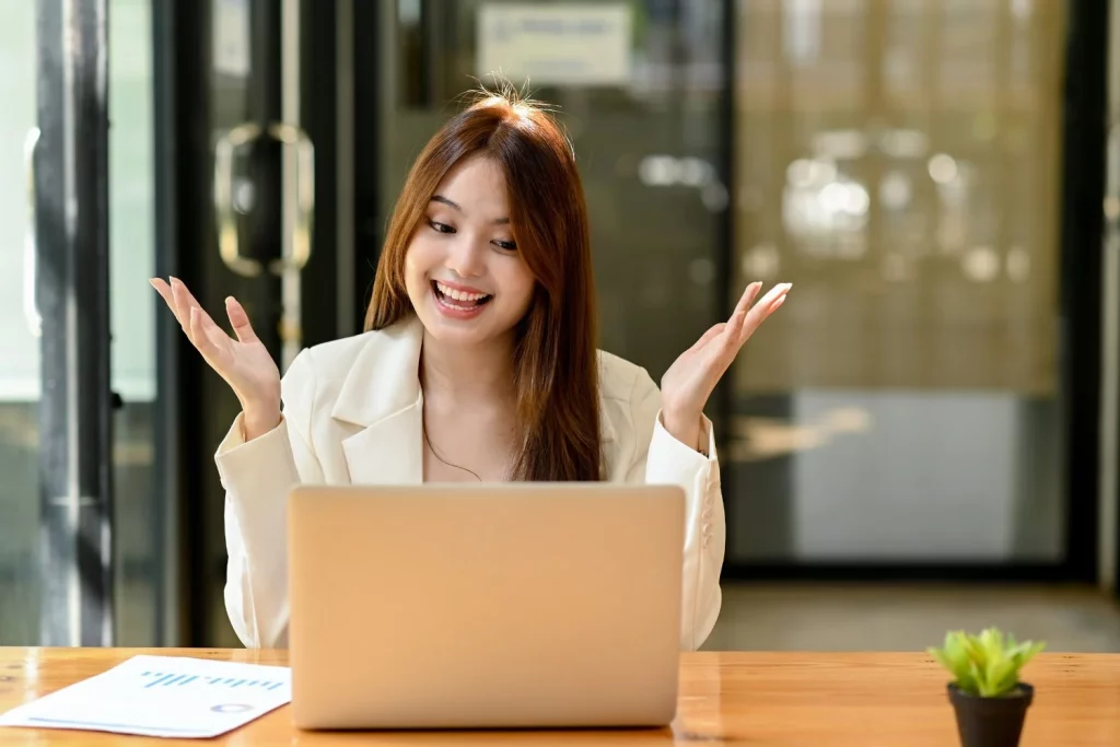 "ChatGPT escribe como un robot": Clara Lugo (36), creadora de contenido, revela el truco para que la IA responda como tú 5 Moncloa Este método con ChatGPT te ayuda a planificar tus proyectos