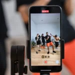 Carlos Figueroa (34) informático: «Si cambias esta función en Tiktok tus vídeos parecerán 4K sin necesidad de móviles lujosos»