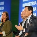 El presidente de Andalucía, Juanma Moreno, lamenta los «bandos» y la pérdida de «diversidad»