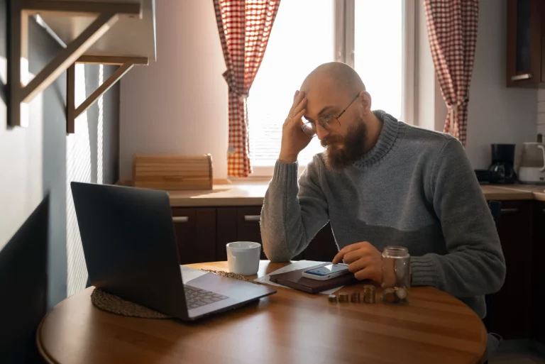«Mi padre murió y el banco se quedó con sus ahorros»: el aviso del Banco de España sobre las cuentas abandonadas que caducan a los 20 años