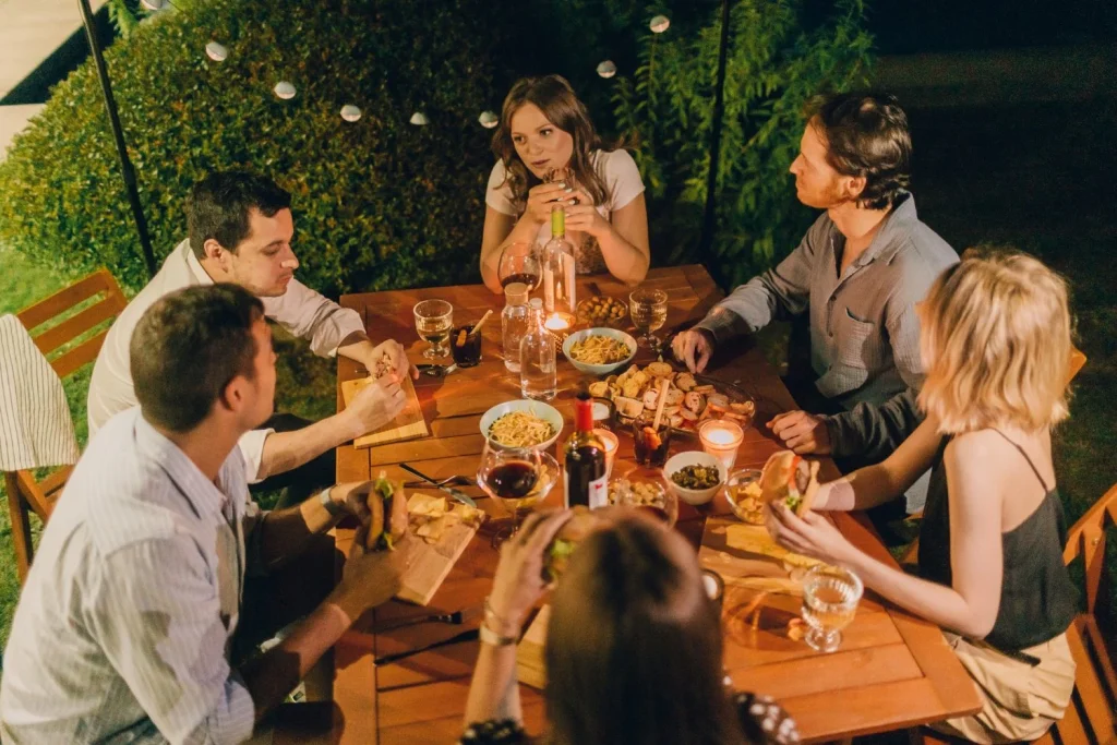 "Este recorrido gastronómico en Madrid bebes y comes sin gastar tanto": Jesús Betancourt (21) universitario comparte 3 bares con tapas gratis 2 Moncloa Otro bar que sin duda atrapa por el sabor de sus tapas