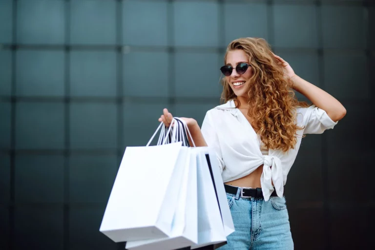 Carmen Contreras (19), universitaria sobre el Shopper de Zara: «Su amplio espacio no da excusas para dejar algo afuera»
