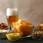 Javier Morales (53), chef en Sevilla, denuncia: «Las tapas ‘gratis’ en el centro son veneno para tu bolsillo: rechaza esta oferta falsa o pagas el doble sin darte cuenta»