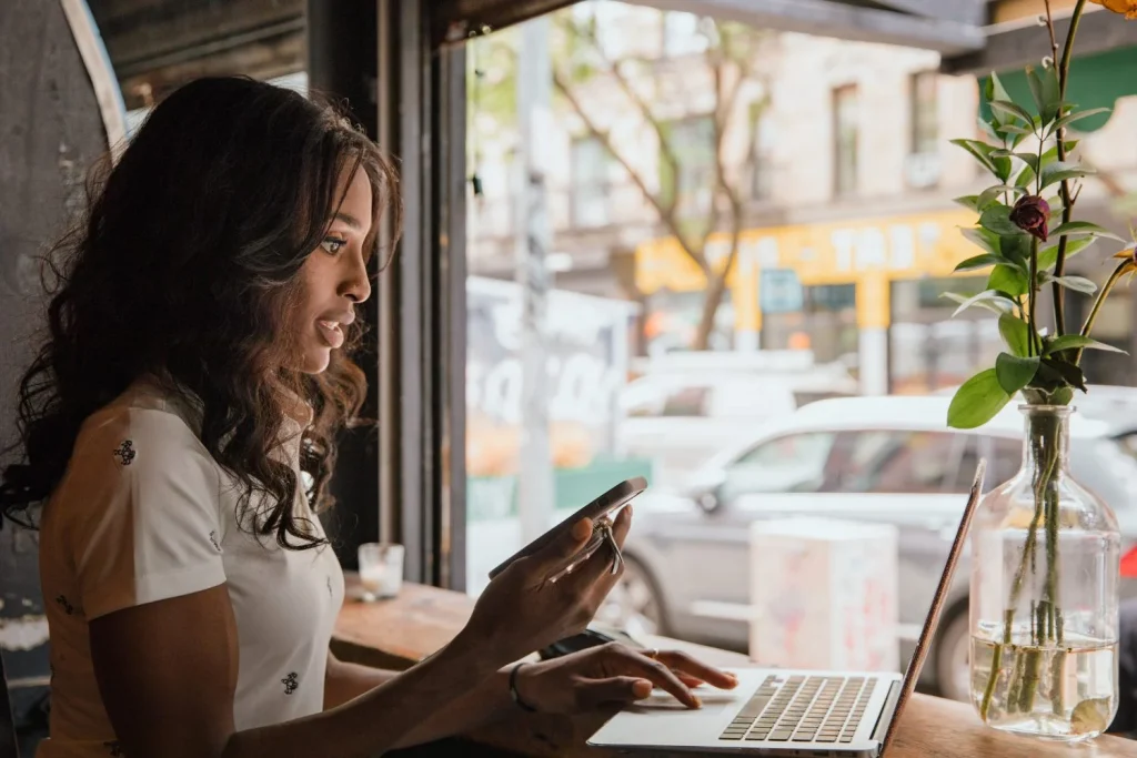 Internet es un mundo de oportunidades para conseguir trabajo
