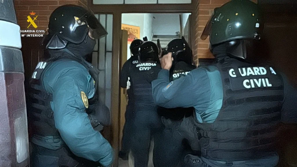 Siete marroquíes detenidos por explotar a compatriotas en explotaciones agrícolas de La Rioja 2 Moncloa 2025 10 08 op landwrt larioja 3 Moncloa