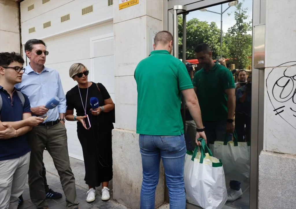 Interior quiere ascender a general al coronel jefe de la UCO lo antes posible 1 Moncloa EuropaPress 6788334 agente uco entra casa exministro transportes jose luis abalos 10 junio 2025 Moncloa