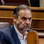 Ábalos ingresó 95.000€ en metálico a familiares y parejas de procedencia desconocida