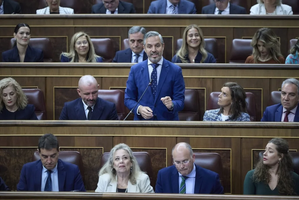 El diputado del PP Juan Bravo interviene durante una sesión de control en el Gobierno, en el Congreso de los Diputados, a 24 de septiembre de 2025, en Madrid (Fuente: Agencias)