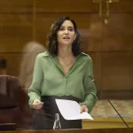 Ayuso contra el PSOE y la izquierda: De «chistorras y veganismo» a «vivir de todas las guerras»