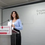 Ayuso ataca al Gobierno: Autónomos, libertad y aborto, del franquismo al sanchismo.