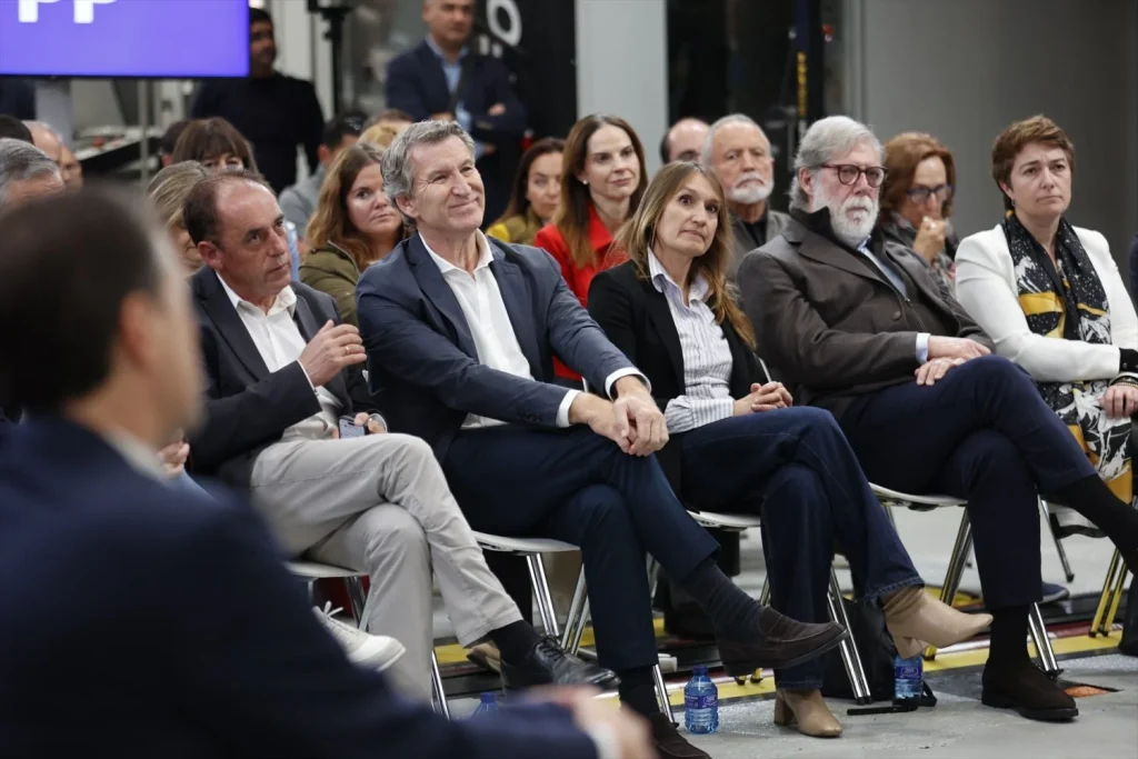 Feijóo lanza un Plan Integral para Autónomos y promete eximir del IVA a los ingresos inferiores a 85.000 euros 1 Moncloa EuropaPress 7035348 presidente diputacion provincial soria benito serrano presidente pp alberto Moncloa