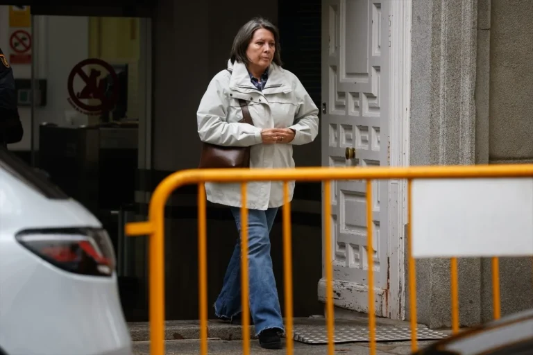 Caso Koldo: Las dos contradicciones de la secretaria del PSOE y el lío para el partido
