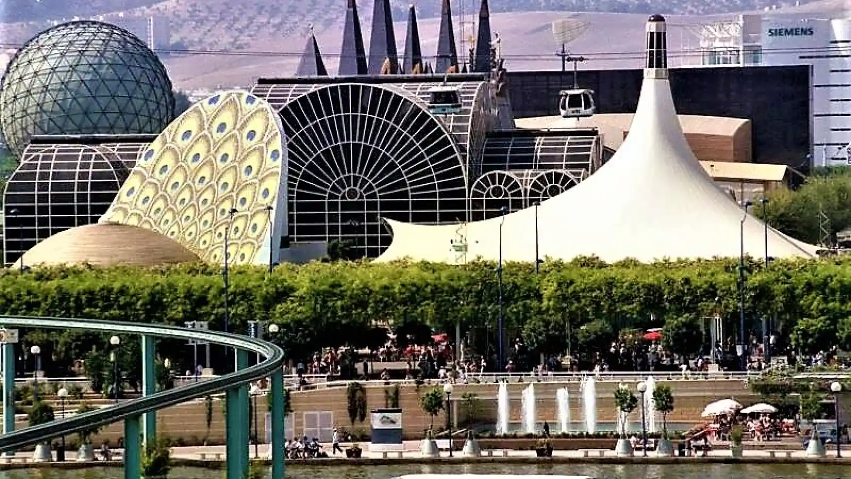 Por qué la mascota de la Expo ’92 está en un almacén y jamás volvió a ver la luz: la confesión de los operarios que lograron ocultar a Curro de los turistas