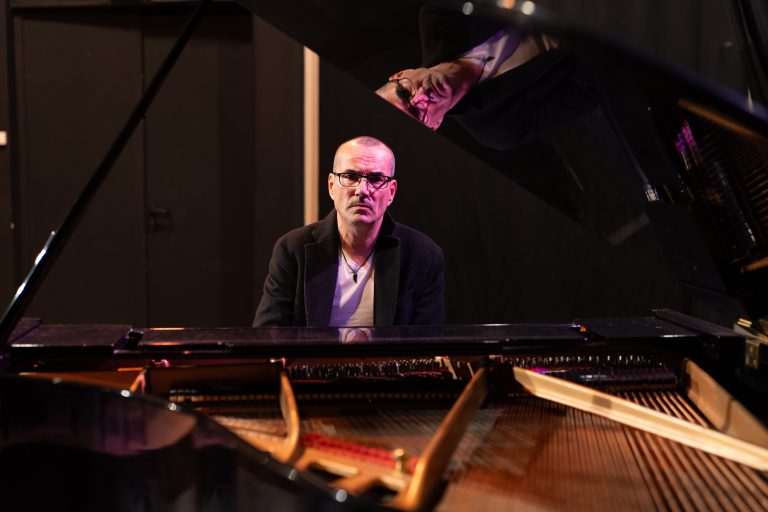 La composición ‘Rebirth’ de Jan Uve, elegida Banda Sonora del Bienestar en España 2025