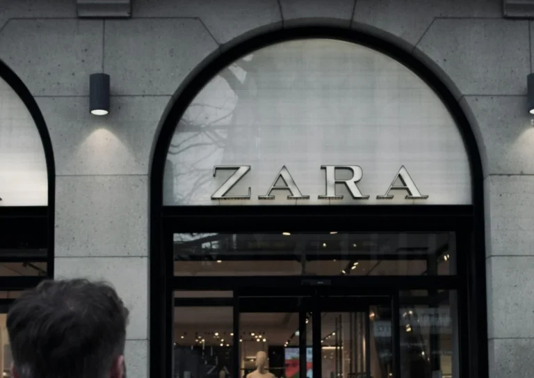 Descubre las 3 prendas de Zara que son tendencia y que no dejan de agotarse