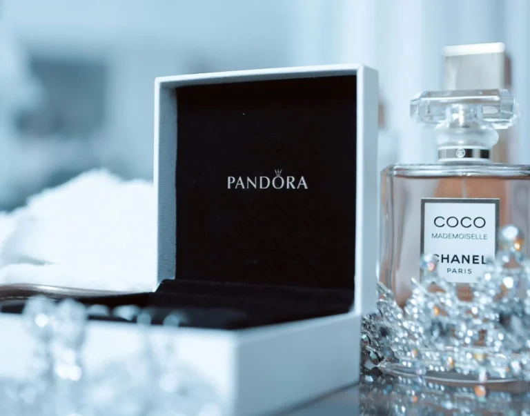 Pandora lanza sus pulseras de oro más elegantes y ya son las más deseadas