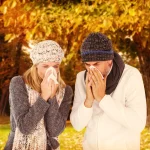 “Esta es la nueva alergia de otoño que está mandando adultos madrileños a urgencias y nadie sabe cómo combatirla”, advierte el Dr. Jaime Solís (59), alergólogo