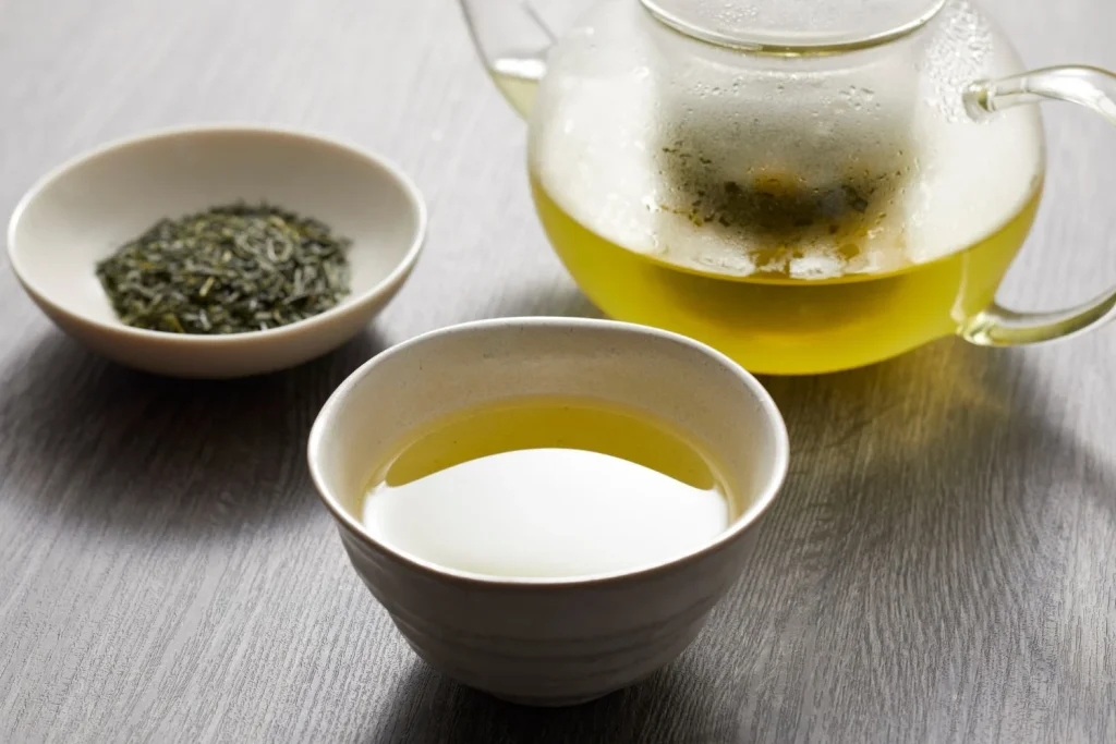 Alimentos para aliviar la digestión: las infusiones son soluciones rápidas