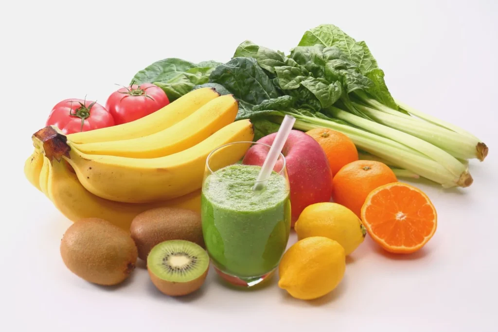“8 alimentos que necesitas en la dieta para prevenir enfermedades”: Dra. Ricarda Moreno (39), nutricionista, revela cómo y cuándo integrarlos 1 Moncloa Cuidar tu dieta es clave para gozar de buena salud