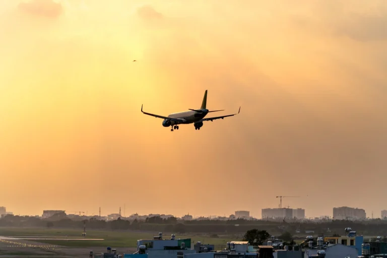 “Con ChatGPT ahora viajo a China por menos de 200 euros”: Daniel Ayuso (26), experto en IA, comparte cómo descifrar el sistema de precios de las aerolíneas