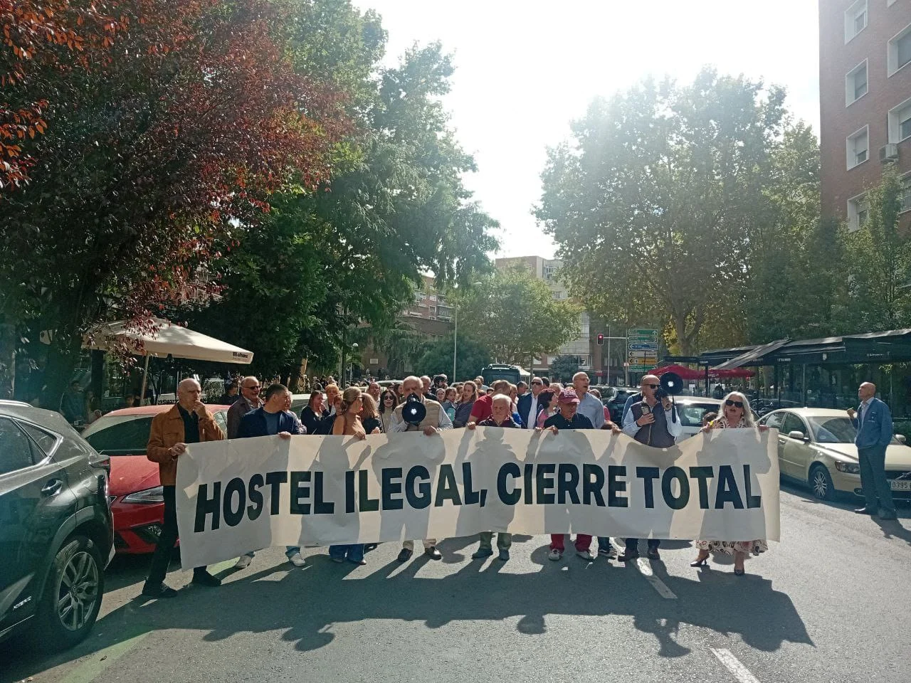 Los vecinos protestan contra el hostel Velvet. CEDIDA