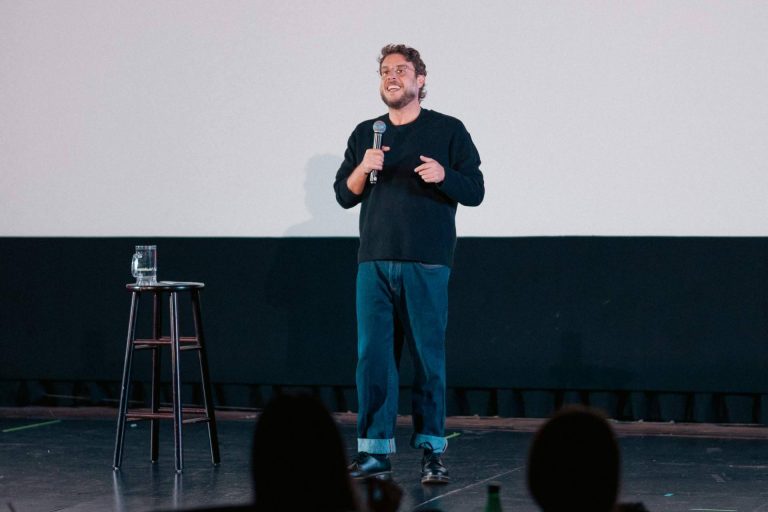El comediante José Rafael Guzmán vuelve a España con su gira ‘Cositas Bonitas’