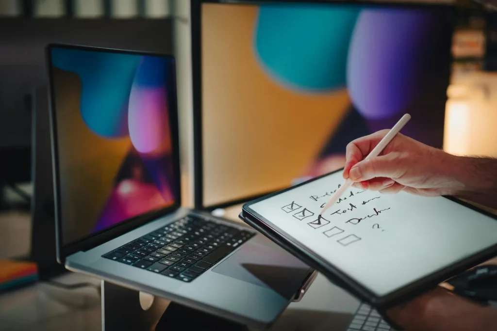 Javier Bastidas (45), informático: “KlingAI desplaza a Sora con resultados profesionales que igualan horas de trabajo en Adobe Premiere y usarla es gratis” 2 Moncloa KlingAI mueve los cimientos de OpenAI y Google