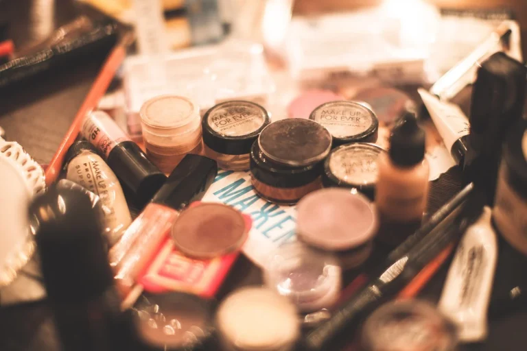 “Renueva tu maquillaje para Navidad con el Calendario de Adviento de Mercadona”: Perla Moreno (29), cosmetóloga, aconseja cómo aprovechar cada producto