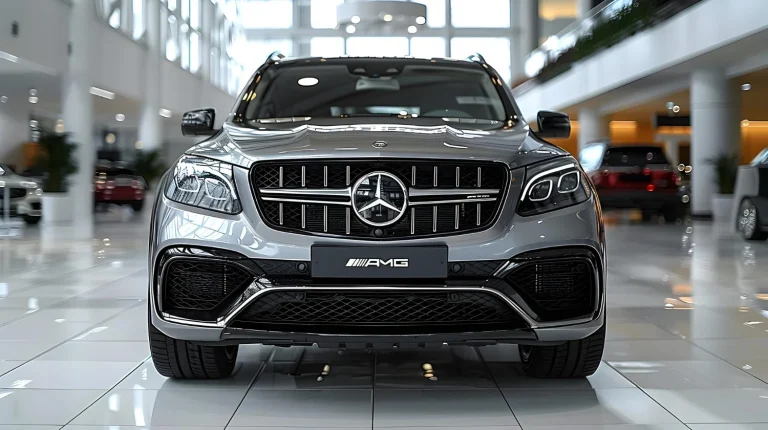 «Abren tu Mercedes en 30 segundos con un walkie-talkie de 20€»: el método del ‘amplificador de señal’ que usan los ladrones y que la Policía admite no poder parar