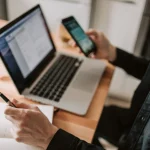 Fernando Núñez (39), hacker estatal: “Si tu móvil se queda sin señal de repente, debes actuar rápido porque es posible que los ciberdelincuentes ya te hayan clonado”