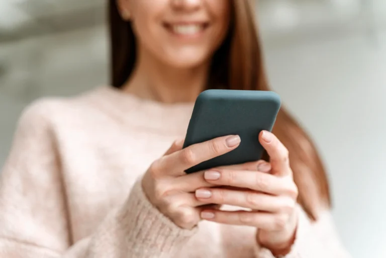 Si no activas este botón de WhatsApp, tu cuenta está en riesgo: el 99% de los españoles aún no lo ha hecho