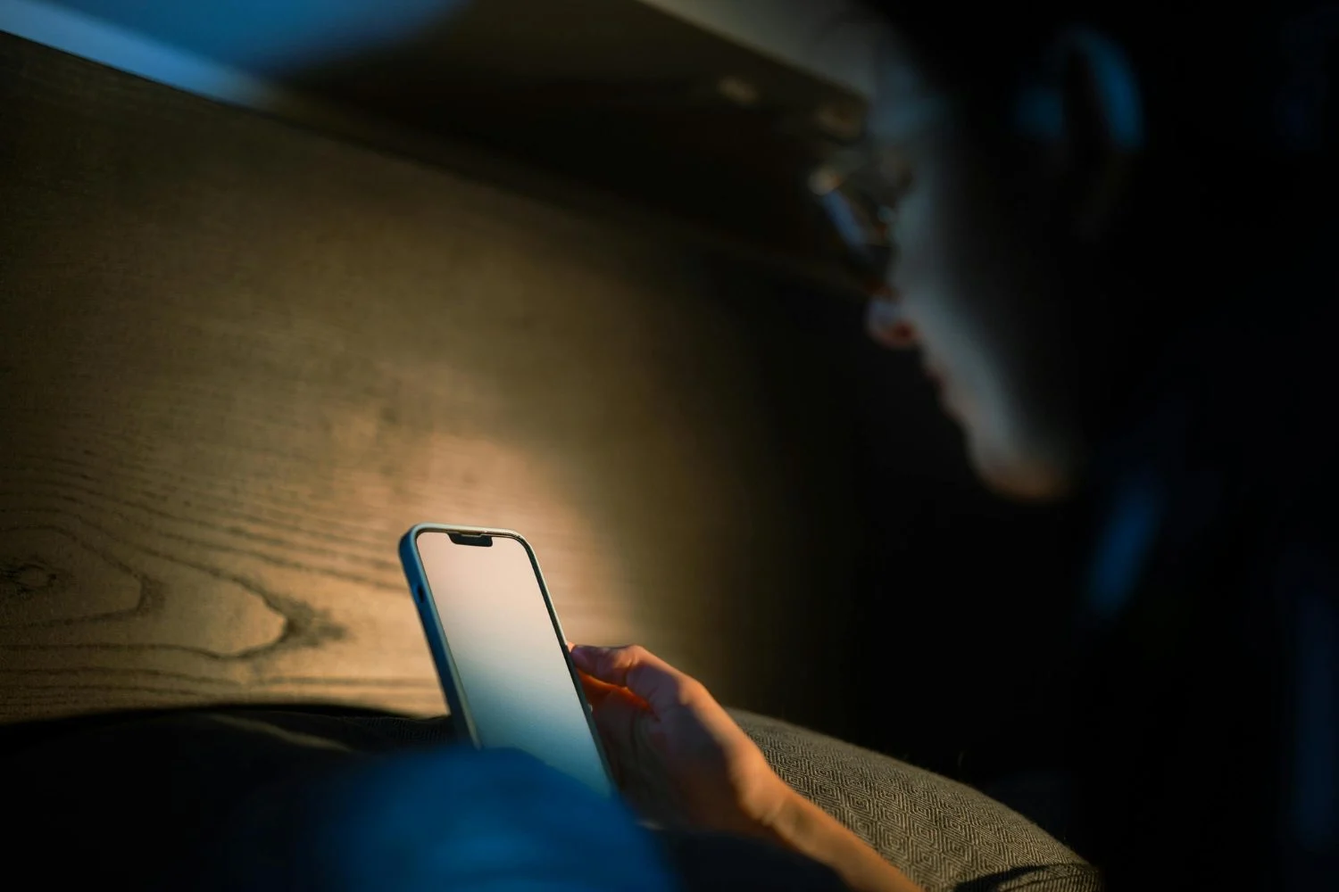 movil-metodo-funciona-comprado Roberto Alvarado (35) ingeniero: “Para alargar la vida de tu móvil solo necesitas seguir estos pasos para que siempre funcione como recién comprado”