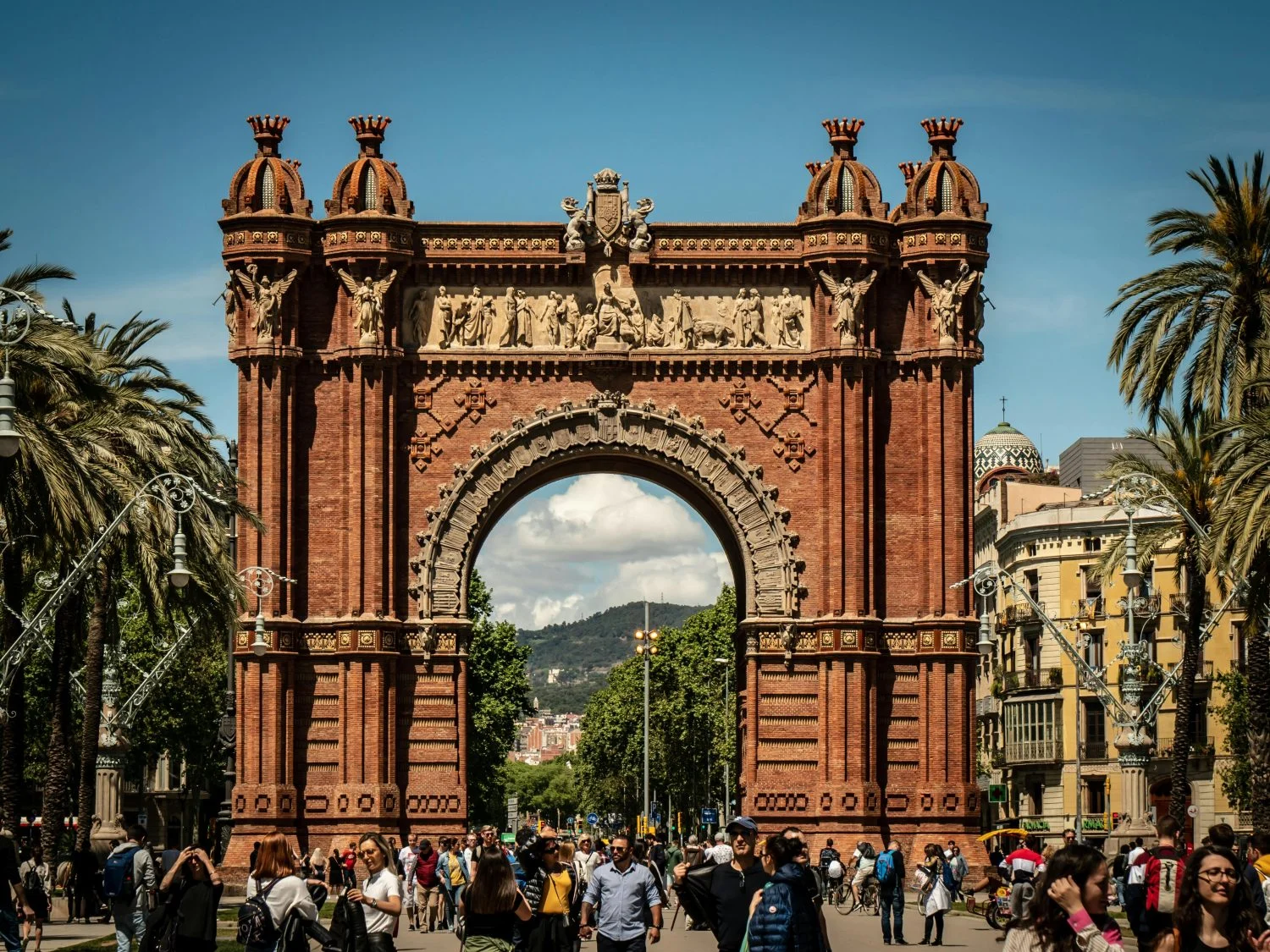 Disfrutar de la urbe mediterránea con seguridad no significa convertirse en un viajero paranoico, sino en uno consciente y preparado.