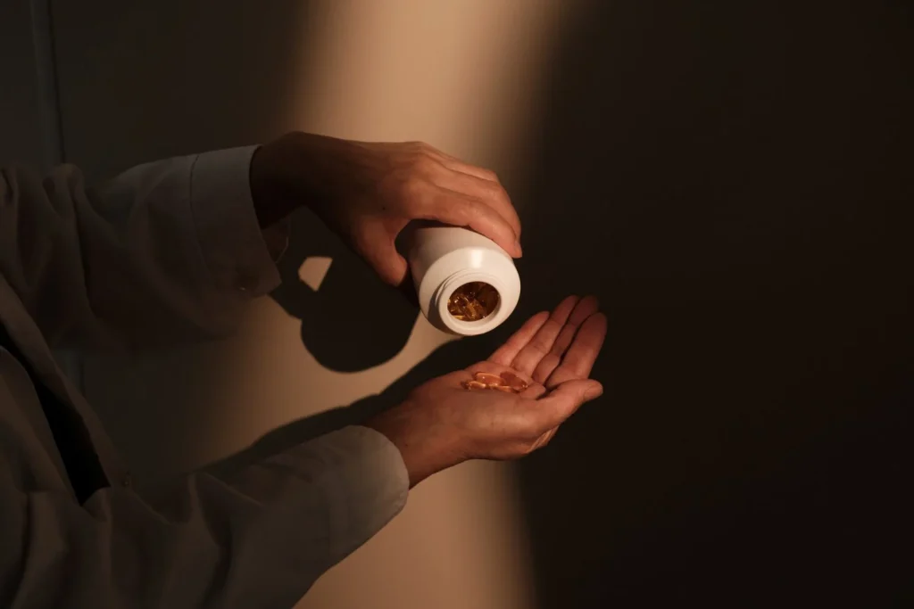“Las vitaminas que te compras en la farmacia te las has estado tomando mal”: Dr. Alejandro Aponte (31), nutricionista, explica cómo tomarlas correctamente 2 Moncloa La combinación de vitaminas potencia sus efectos