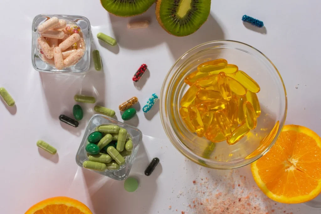 “Las vitaminas que te compras en la farmacia te las has estado tomando mal”: Dr. Alejandro Aponte (31), nutricionista, explica cómo tomarlas correctamente 5 Moncloa Si tienes más de 30 estas vitaminas no te pueden faltar