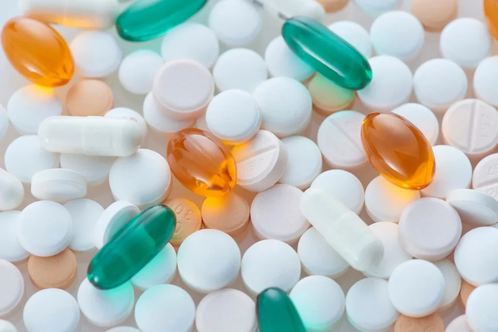 “Las vitaminas que te compras en la farmacia te las has estado tomando mal”: Dr. Alejandro Aponte (31), nutricionista, explica cómo tomarlas correctamente 1 Moncloa Las vitaminas si funcionan si las tomas de forma correcta