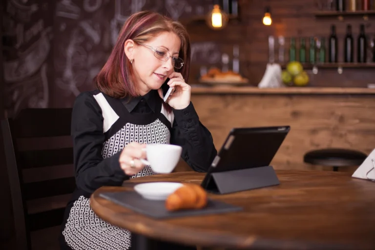 Adrián Fuentes (33), ex-hacker ético: "El WiFi gratis de la cafetería es una autopista para vaciarte la cuenta
