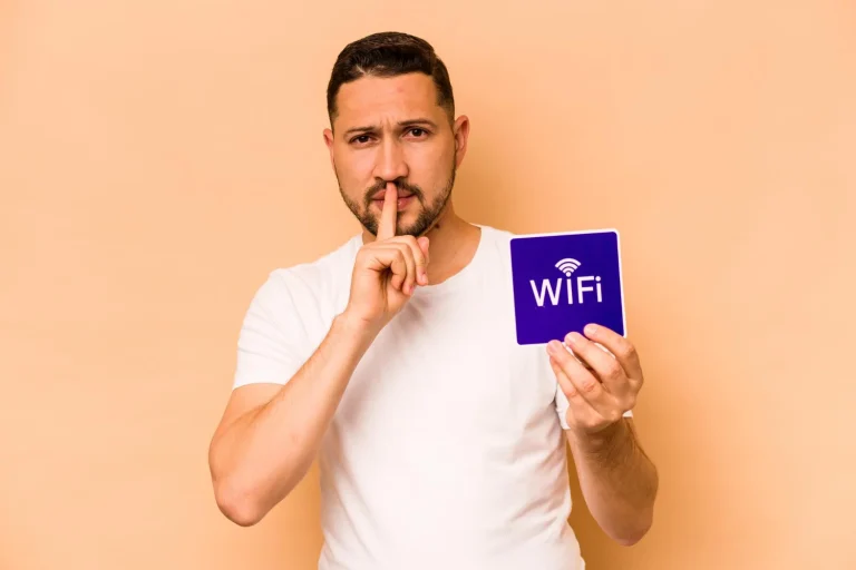«Apaga el WiFi por la noche, pero no por las razones que crees»: un ingeniero de Cisco revela el verdadero riesgo que nadie te ha contado