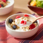 “¿Sabías que el yogur es oro blanco de la nutrición?” Dr. Carlos Gómez (29), nutriólogo, revela 5 combinaciones para no aburrirte de la dieta