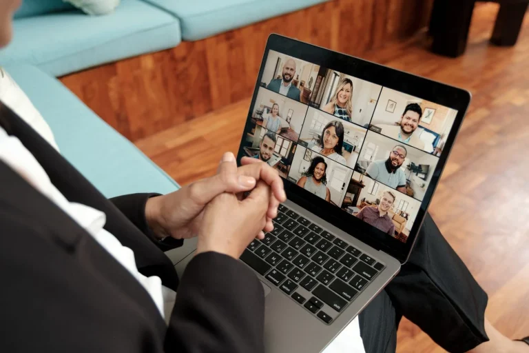 Prof. Julián Madriz (38), informático: “YouTube se convierte en tu universidad autodidacta con 10 canales que ofrecen los mejores cursos gratuitos de Internet”