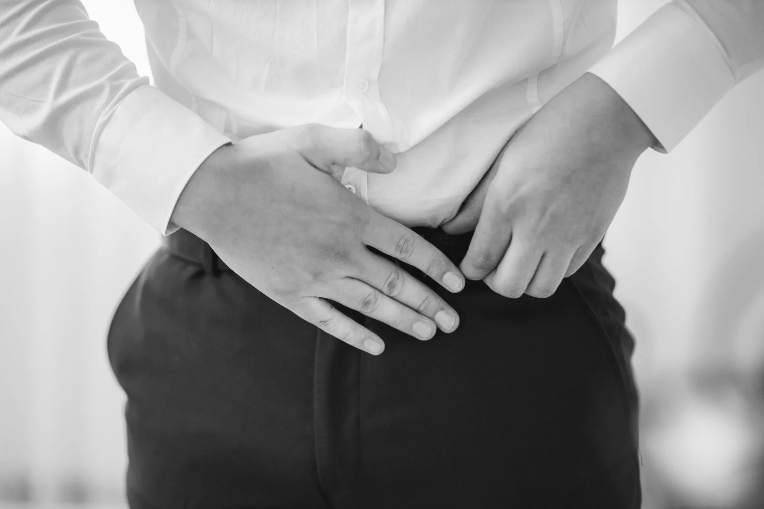 Dr. Javier Torres (55), urólogo: "Aguantarte las ganas de orinar es lo que provoca cáncer de vejiga en miles de hombres. Cambia esa costumbre ahora o en meses es tarde." 2 Moncloa Adoptar hábitos saludables es la mejor estrategia para reducir las probabilidades de desarrollar un cáncer de vejiga. Fuente: Freepik