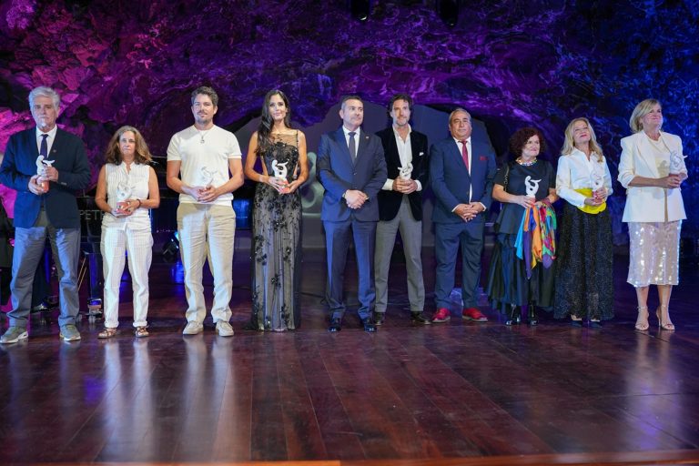 La II edición de los Premios Azul Zero distingue a 10 líderes en sostenibilidad, innovación y acción social