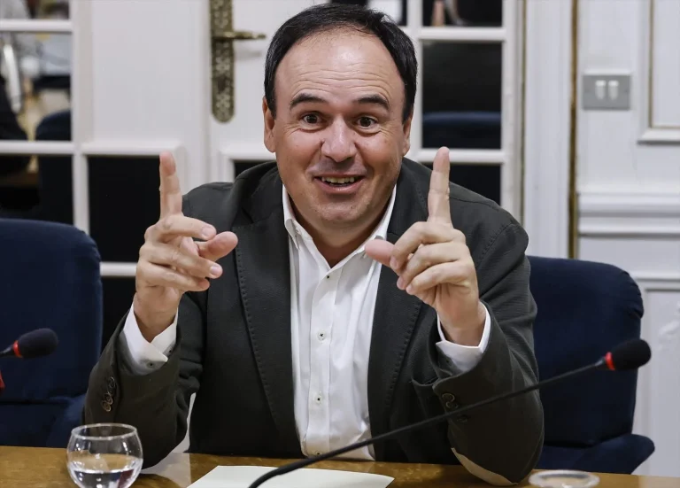 El PP designa a Pérez Llorca como sucesor de Mazón en Valencia