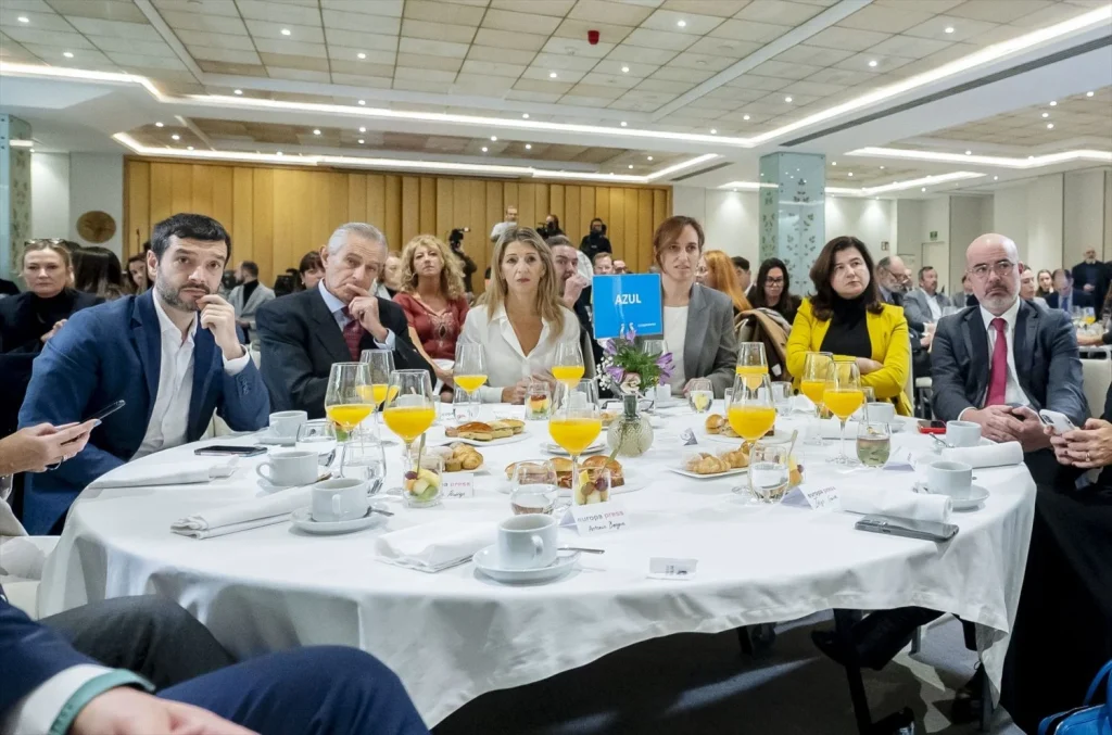Pablo Bustinduy, ministro de Consumo: "La vivienda es un derecho secuestrado" 3 Moncloa EuropaPress 7122215 ministro cosnumo pablo bustinduy presidente europa press asis martin Moncloa