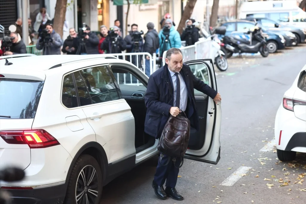 Manos Limpias denuncia al vicepresidente de la SEPI por el rescate de Air Europa 3 Moncloa El exministro José Luis Abalos a su llegada al Tribunal Supremo, a 27 de noviembre de 2025, en Madrid (Fuente Agencias).