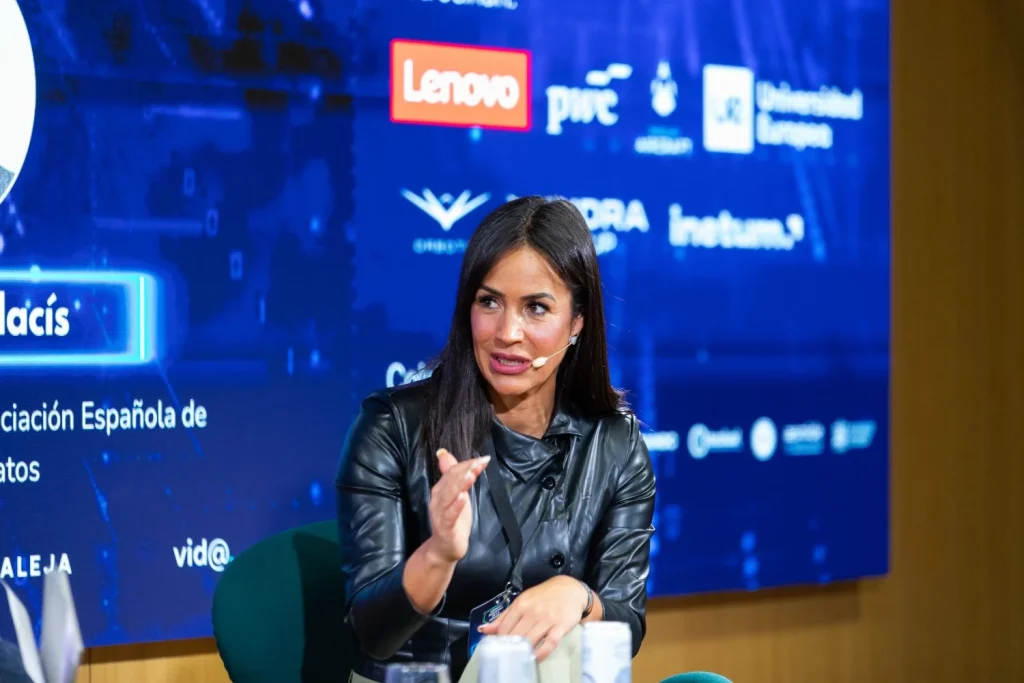 Centros de datos: En busca de la soberanía tecnológica española 1 Moncloa I Encuentro de Defensa de la Industria Espanola 111 Moncloa